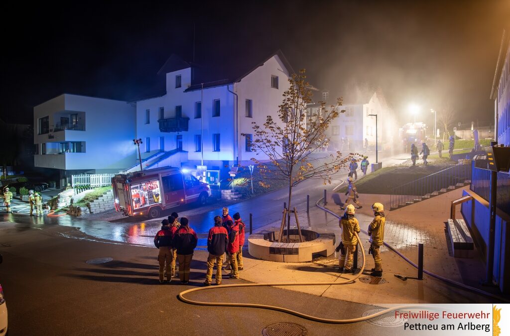 Gemeinschaftsübung der FeuerwehrenPettneu und Schnann